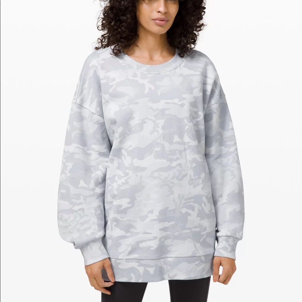 Perfectly oversized crew in white camo